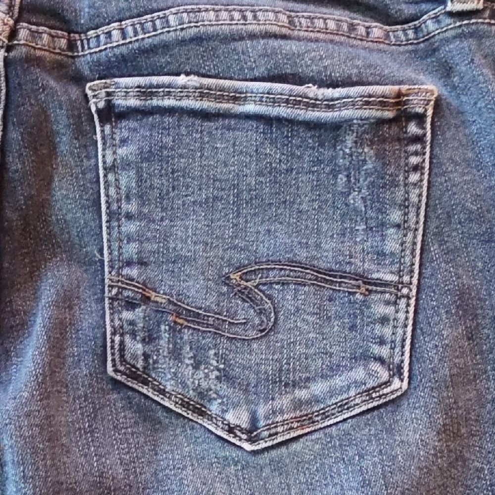 Silver "Suki Super Skinny" Blue Distressed Jeans. Size 29 Waist / 29 Length - Picture 4 of 7